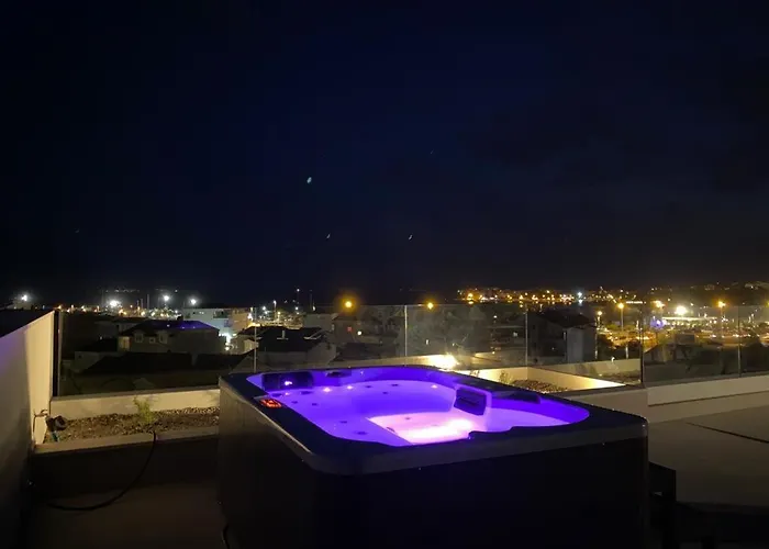 Quiet Family Anne, * Podstrana